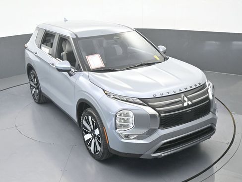 Used 2025 Mitsubishi Outlander SE FWD image 62