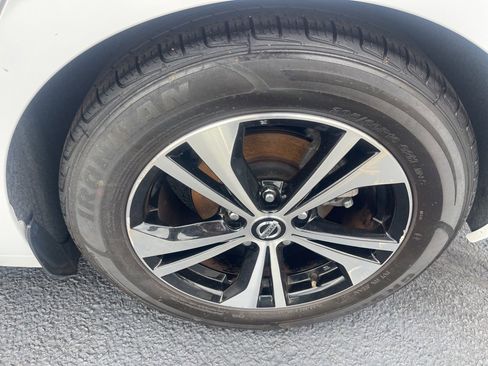 Certified 2021 Nissan Sentra SV image 25