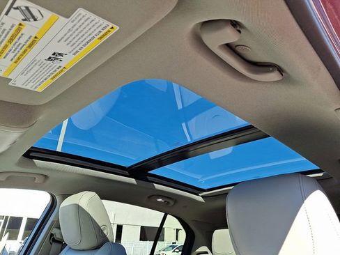 Certified 2021 Cadillac XT4 Luxury w/ Cold Weather Package image 16