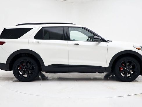 Used 2022 Ford Explorer ST w/ Equipment Group 401A image 2