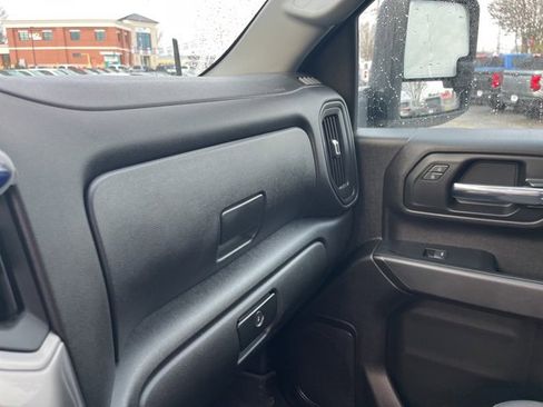Used 2024 Chevrolet Silverado 2500 Custom w/ Custom Value Package image 27