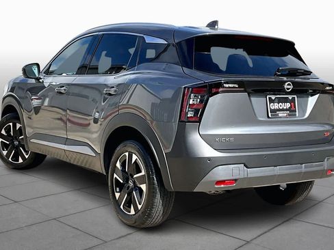 Certified 2025 Nissan Kicks SR image 12