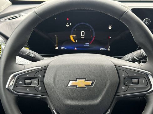 Used 2025 Chevrolet Trax LT w/ Driver Confidence Package image 16