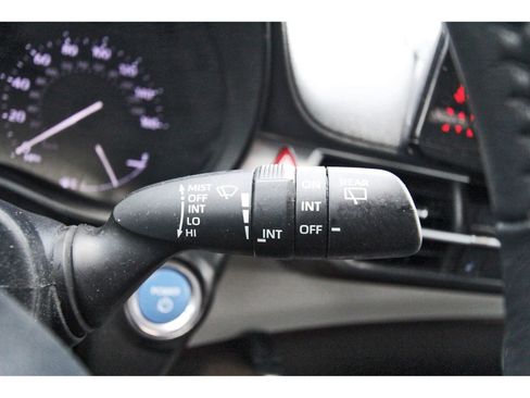 Used 2022 Toyota Sienna XLE FWD image 22