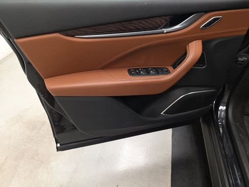 Used 2022 Maserati Levante GT image 7