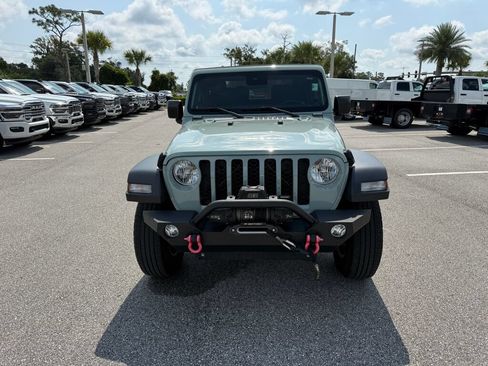 Used 2024 Jeep Wrangler Sport AWD/4WD image 8
