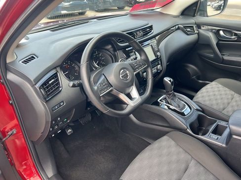 Certified 2021 Nissan Rogue Sport SV image 6