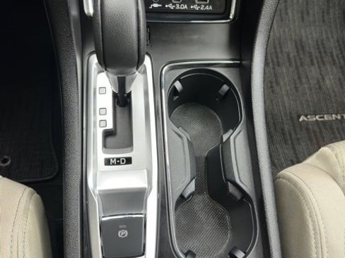 Used 2024 Subaru Ascent Premium w/ Convenience Package image 13