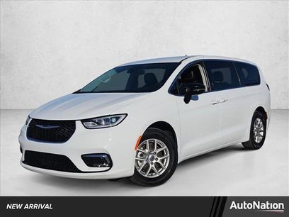Used 2024 Chrysler Pacifica Touring-L
