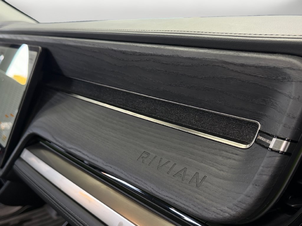 Used 2025 Rivian R1S Adventure Dual AWD/4WD image 19