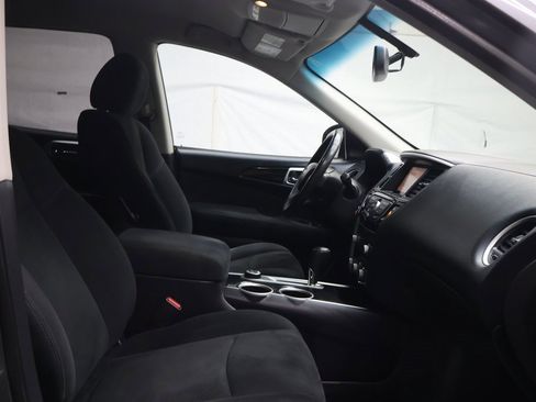 Used 2015 Nissan Pathfinder SV w/ Trailer Tow Package image 9