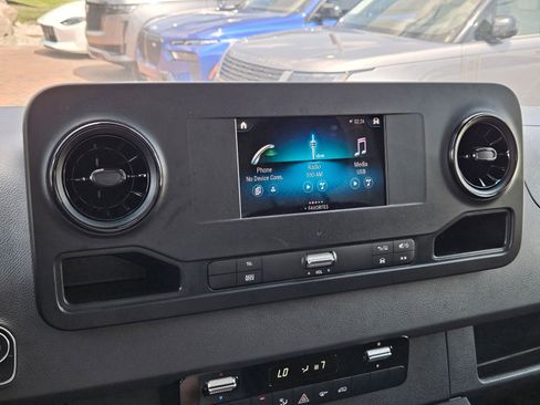 Used 2023 Mercedes-Benz Sprinter 3500 image 21