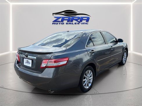 Used 2011 Toyota Camry XLE w/ SE/XLE Extra-Value Pkg FWD image 7