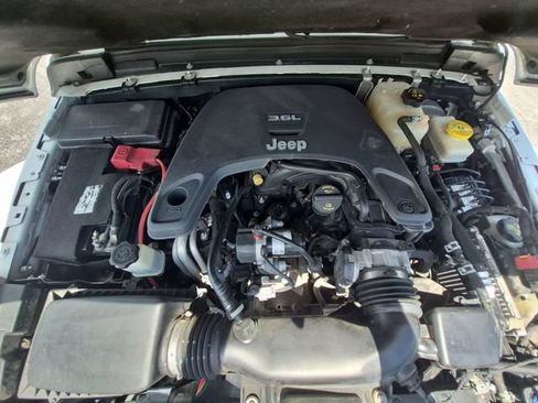 Used 2021 Jeep Wrangler Unlimited Rubicon AWD/4WD image 28