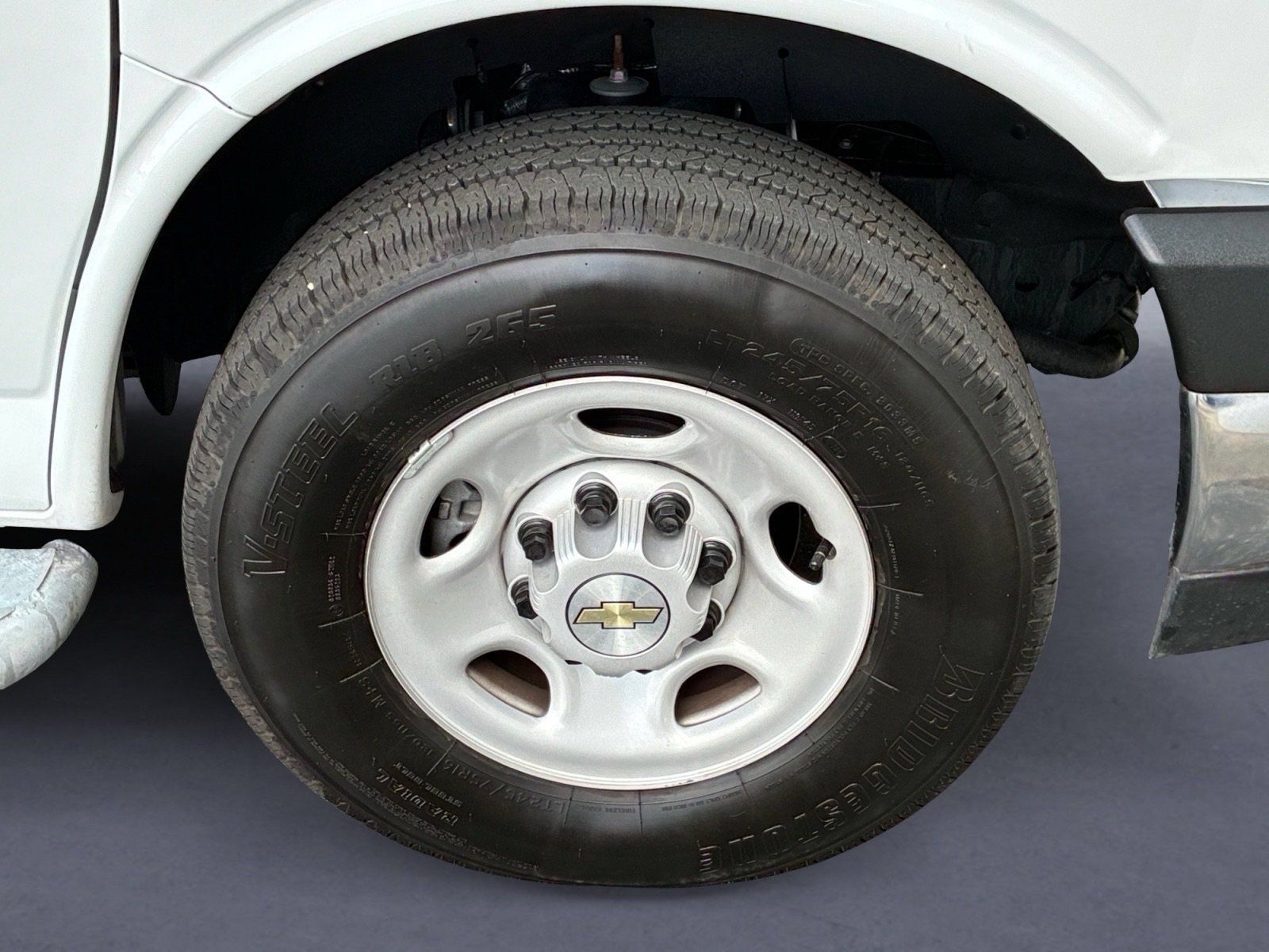 Used 2025 Chevrolet Express 2500 w/ Driver Convenience Package RWD image 14