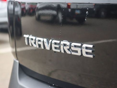 Used 2022 Chevrolet Traverse LT image 11