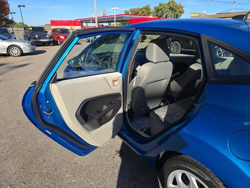 Used 2013 Ford Fiesta SE image 22