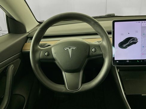 Used 2020 Tesla Model 3 Standard Range Plus image 16