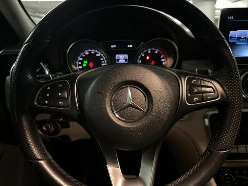 Used 2019 Mercedes-Benz GLA 250 4MATIC w/ Premium Package image 30