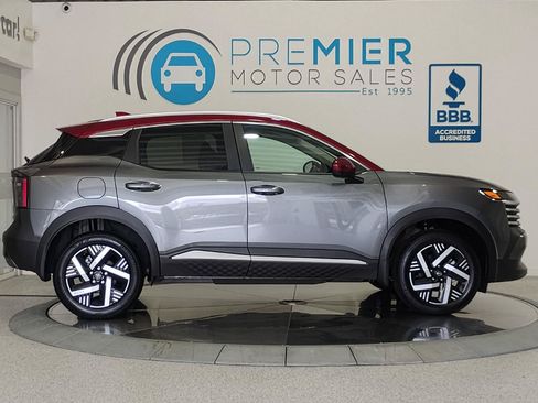 Used 2025 Nissan Kicks SV w/ SV Premium Package FWD image 19
