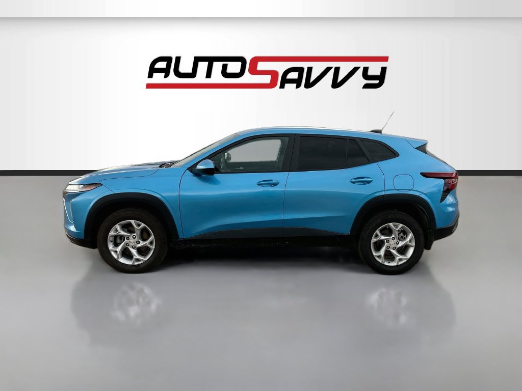 Used 2025 Chevrolet Trax LS w/ LS Convenience Package FWD image 4