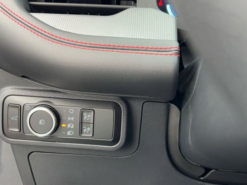 Used 2025 Ford Explorer ST image 28