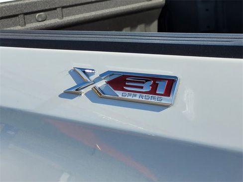 Used 2024 GMC Sierra 1500 SLT image 8