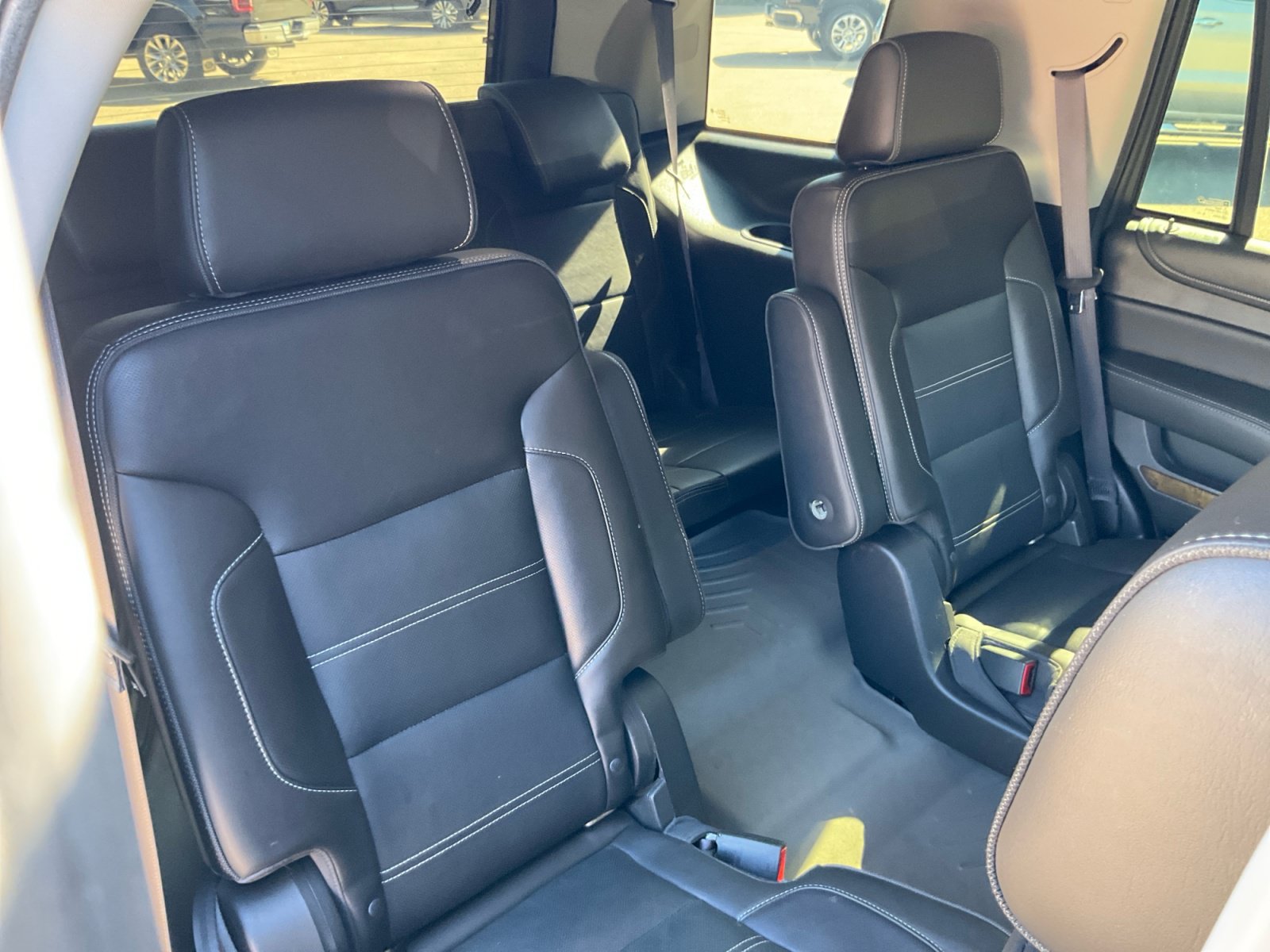 Used 2016 GMC Yukon Denali w/ Open Road Package AWD/4WD image 18