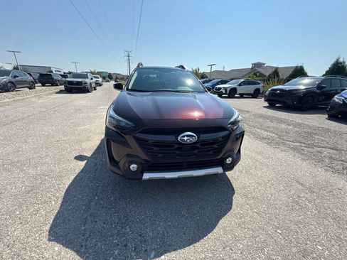 Certified 2025 Subaru Outback Limited AWD/4WD image 8