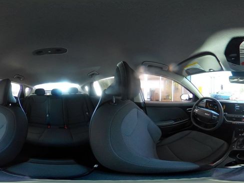 Used 2025 Kia K4 FWD image 43