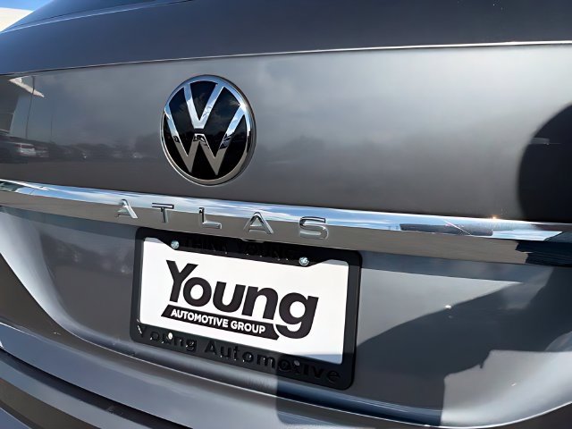 Used 2020 Volkswagen Atlas Cross Sport SE w/ Panoramic Sunroof Package AWD/4WD image 15