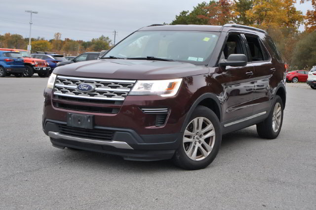 Used 2018 Ford Explorer XLT AWD/4WD image 2