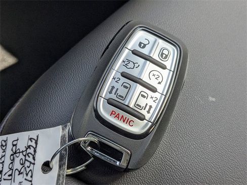 New 2026 Chrysler Pacifica Select image 29