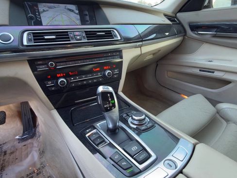Used 2009 BMW 750Li image 53