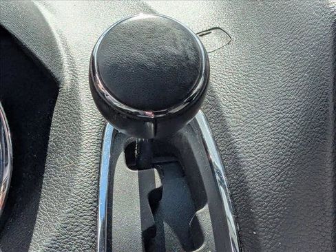 Used 2018 Dodge Grand Caravan SE image 11