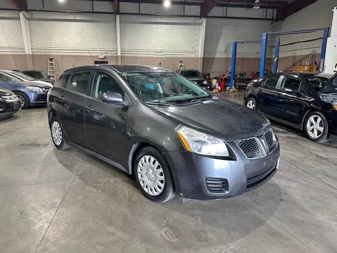 Used 2009 Pontiac Vibe w/ Preferred Package image 1
