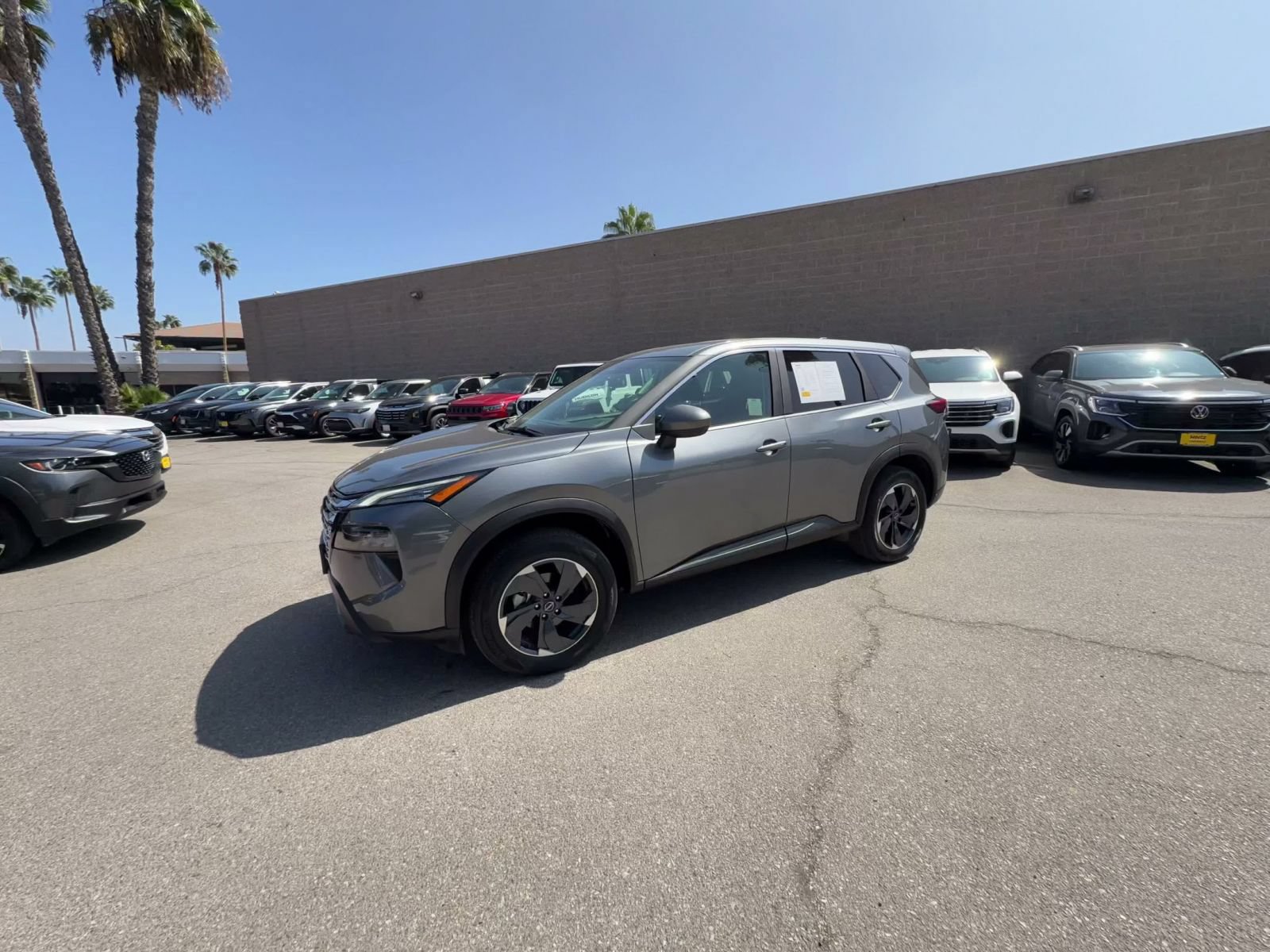 Used 2025 Nissan Rogue SV FWD image 7