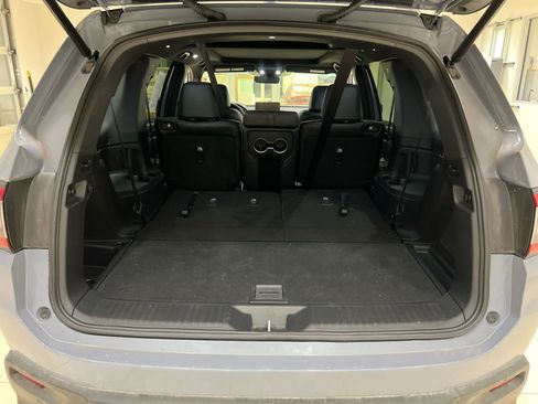 Used 2025 Honda Pilot Black Edition image 9