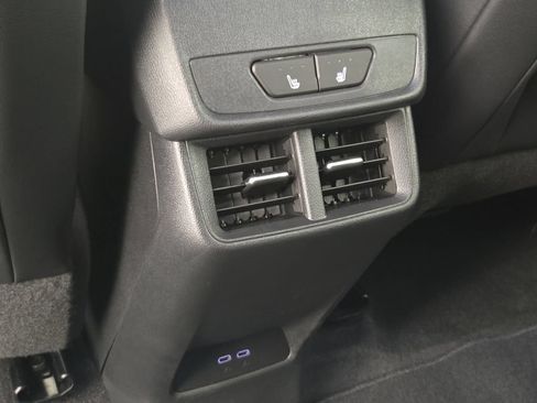 New 2026 Chevrolet Equinox ACTIV w/ Convenience Package III FWD image 32