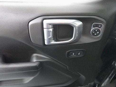 Used 2024 Jeep Gladiator Sport image 9