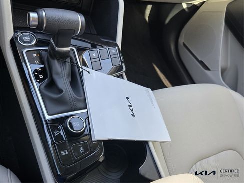 Certified 2025 Kia Sportage EX image 22