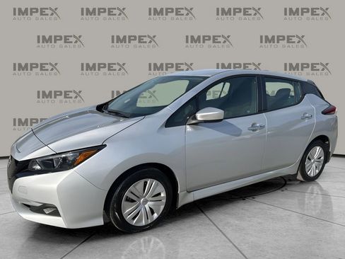 Used 2023 Nissan Leaf S image 1