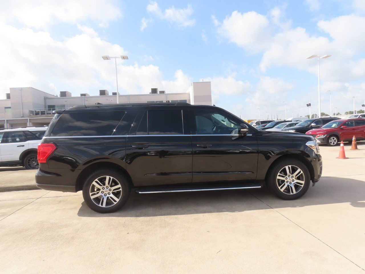 Used 2022 Ford Expedition Max XLT RWD image 10