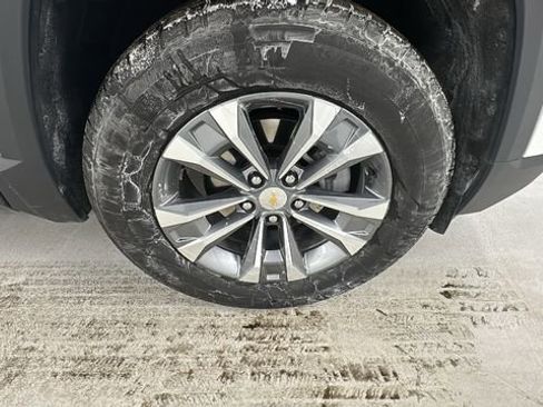 Used 2025 Chevrolet Equinox LT image 9