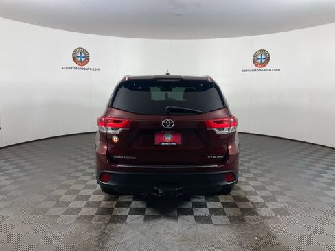 Used 2017 Toyota Highlander XLE image 18