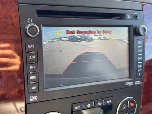 Used 2013 Chevrolet Tahoe LTZ image 23