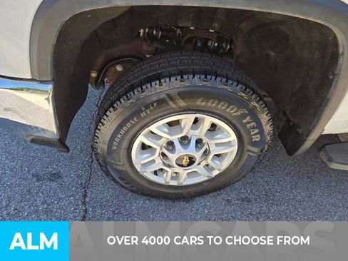 Used 2025 Chevrolet Silverado 2500 LT w/ Convenience Package AWD/4WD image 3