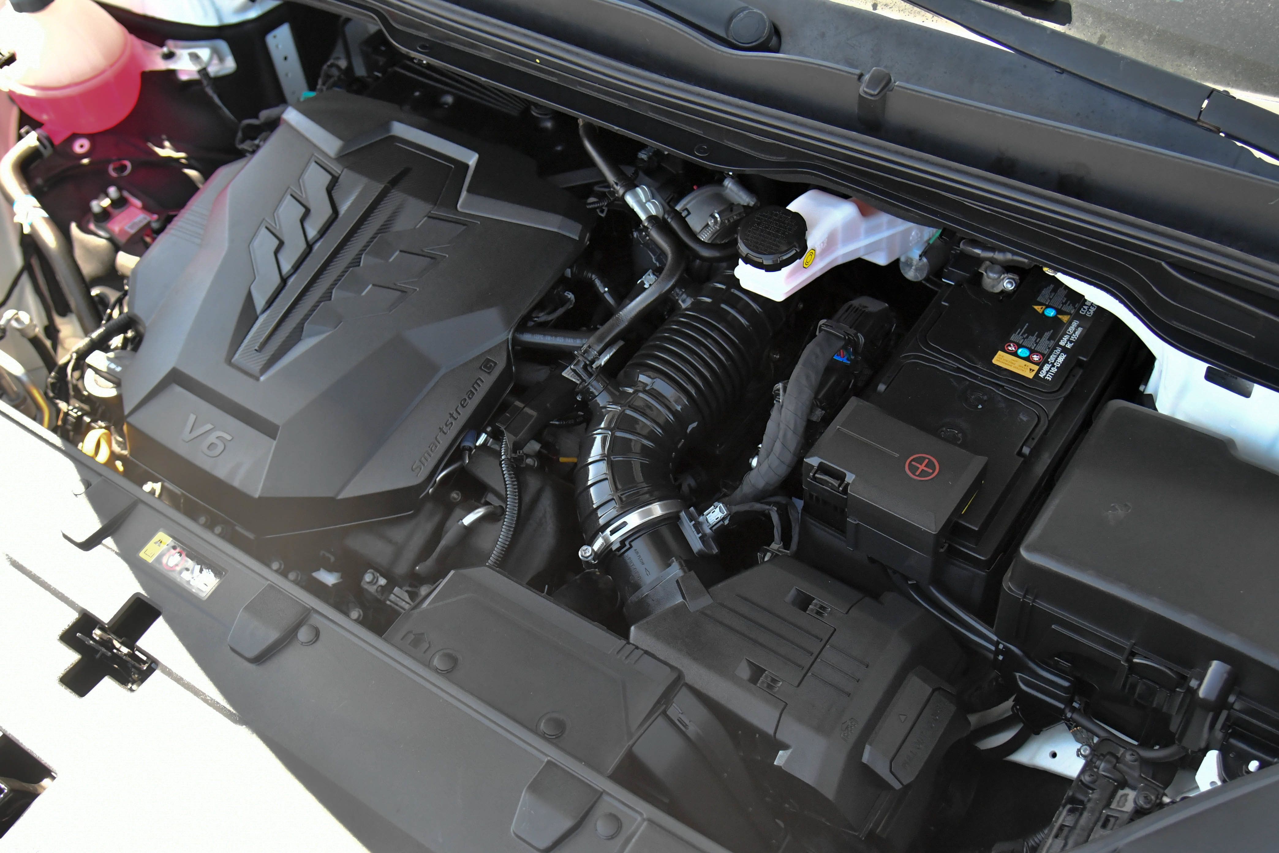 Used 2023 Kia Carnival LX FWD image 51