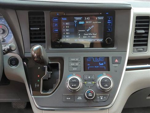 Used 2015 Toyota Sienna XLE FWD image 14
