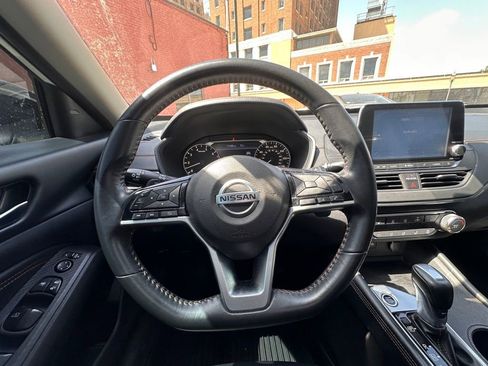 Used 2020 Nissan Altima 2.5 SR w/ Premium Package FWD image 17
